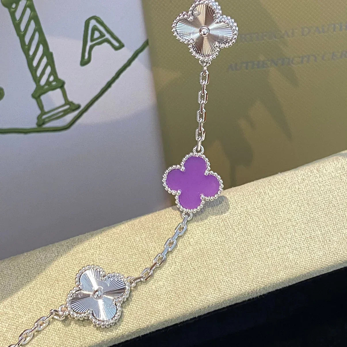 [Avelora]LUCKY CLOVER 5-MOTIF BRACELET - VIOLET COLLECTION