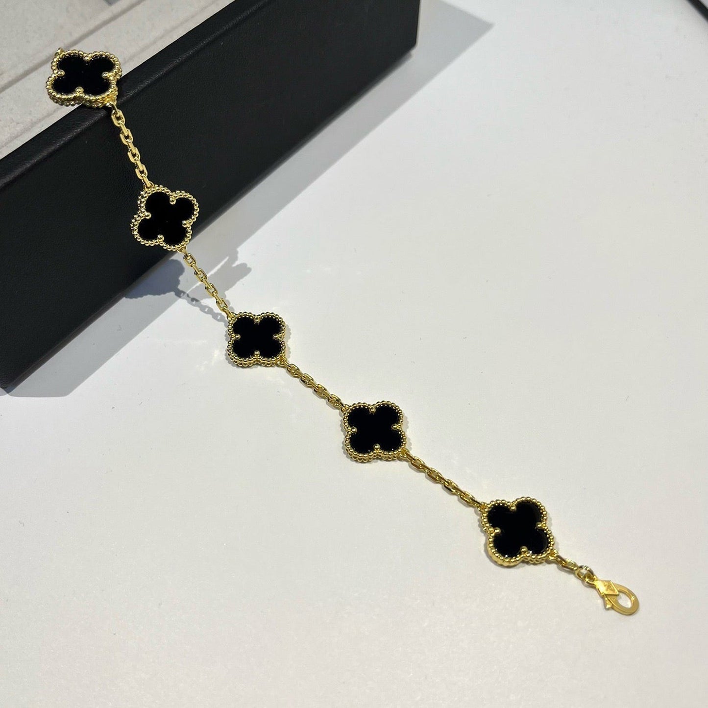 [Avelora]LUCKY CLOVER 5-MOTIF BRACELET - BLACK OXNY COLLECTION