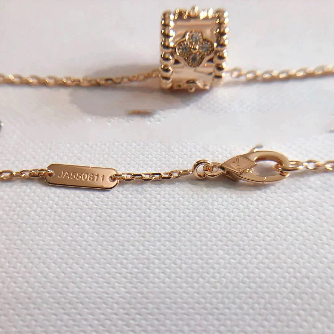 [Avelora]KALEIDOSCOPE PENDANT NECKLACE