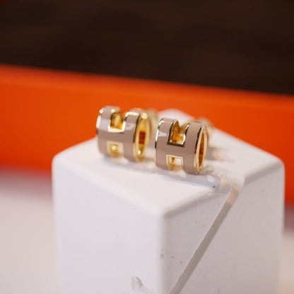 [Avelora]MINI POP H GOLD EARRINGS GREY