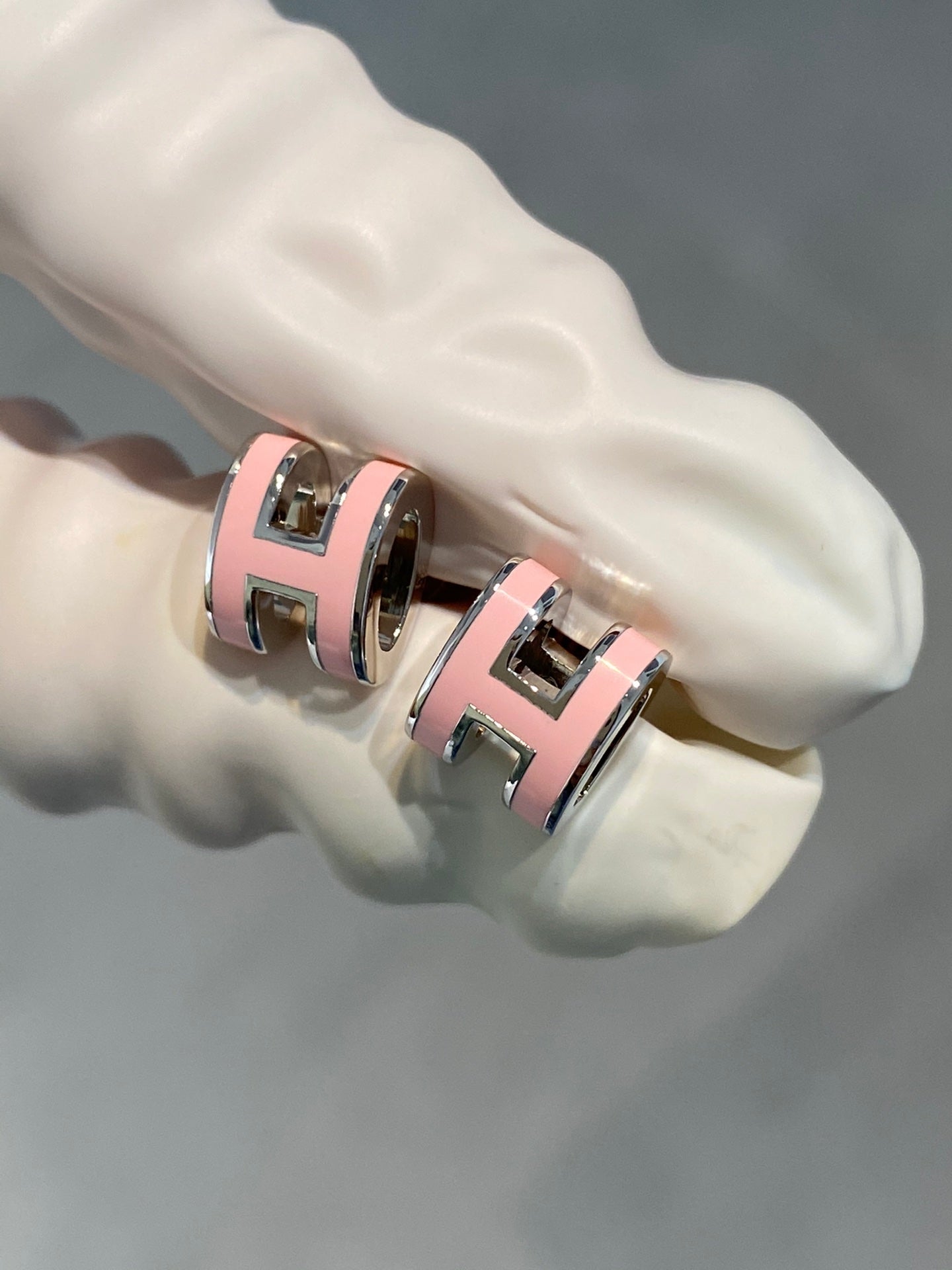 [Avelora]MINI POP H SILVER EARRINGS PINK