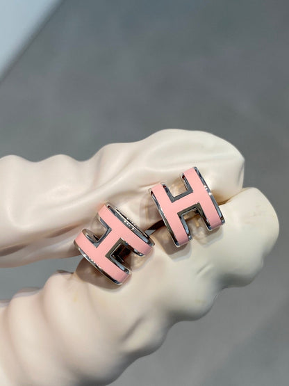 [Avelora]MINI POP H SILVER EARRINGS PINK