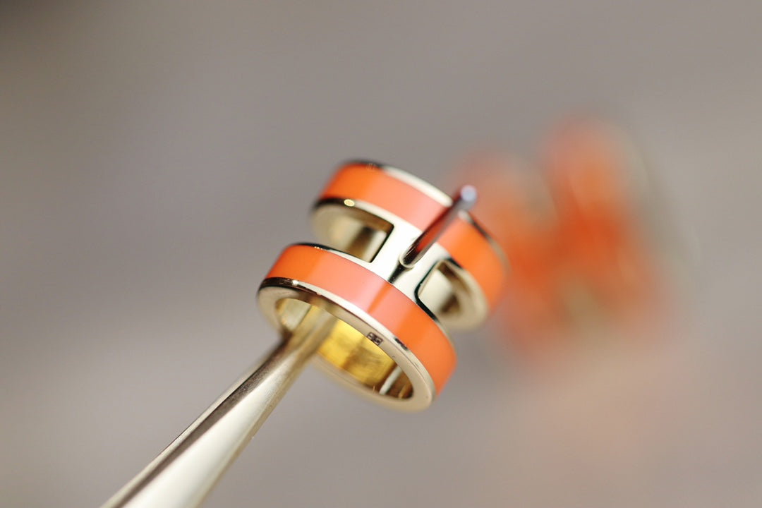 [Avelora]MINI POP H EARRINGS ORANGE
