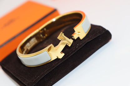 [Avelora]H LIGHT BLUE BRACELET