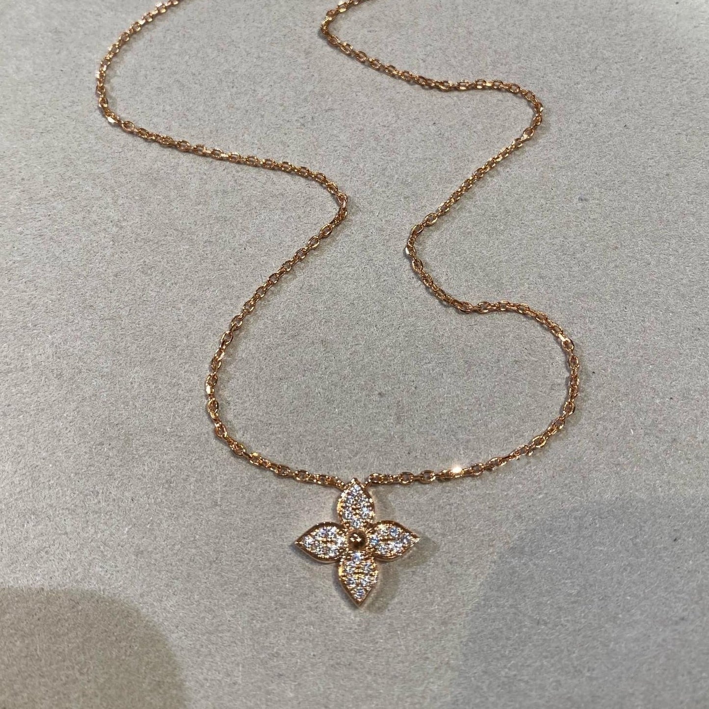 [Avelora]STAR DIAMOND NECKALCE