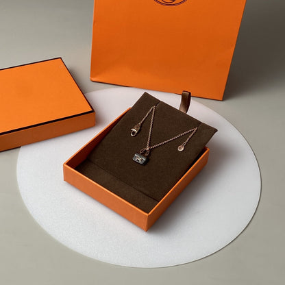 [Avelora]CONSTANCE BLACK PEDANT ROSE GOLD NECKLACE
