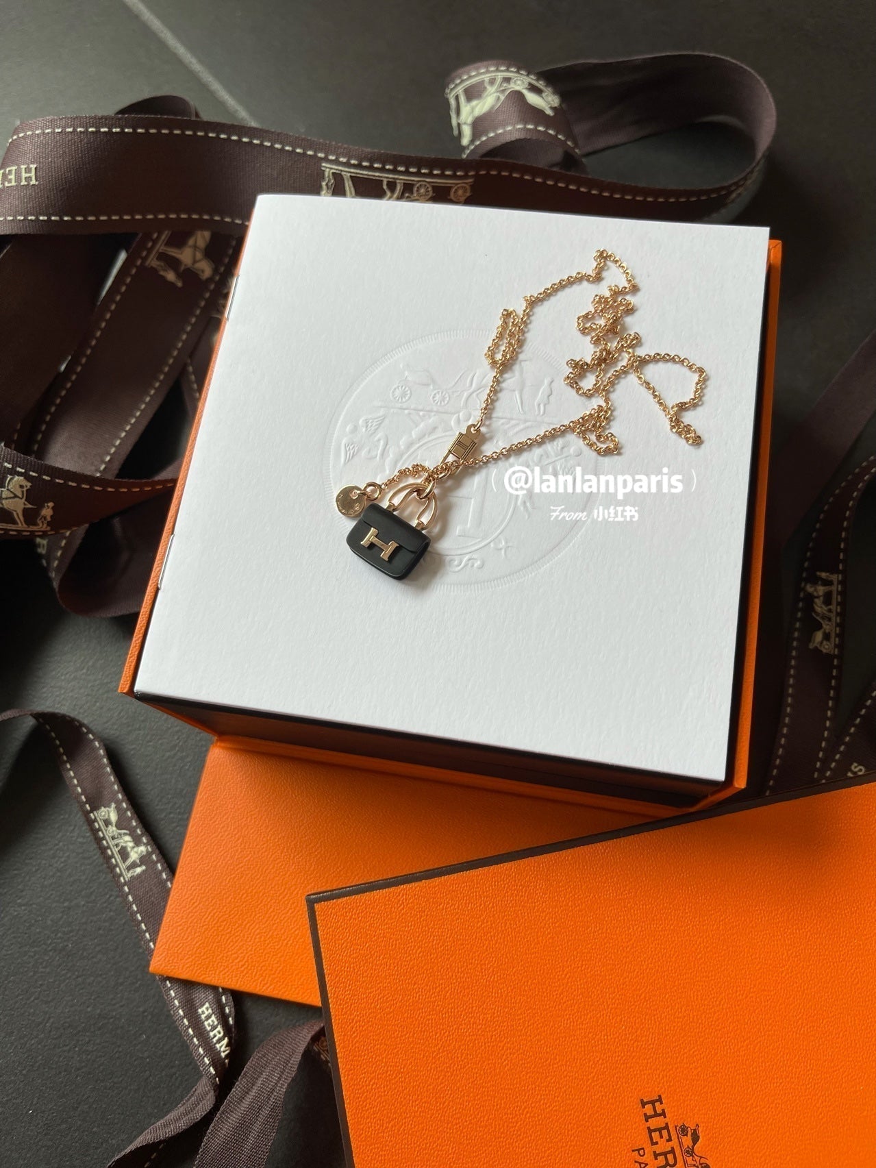 [Avelora]CONSTANCE BLACK PEDANT ROSE GOLD NECKLACE