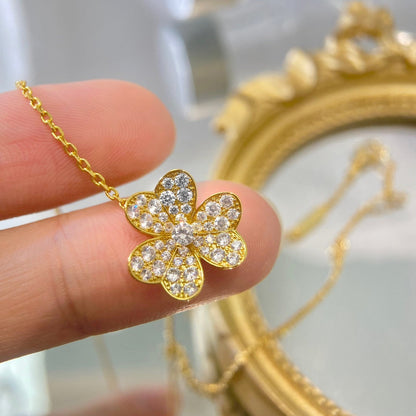 [アヴェローラ]パヴェダイヤモンドフラワーチャームネックレス