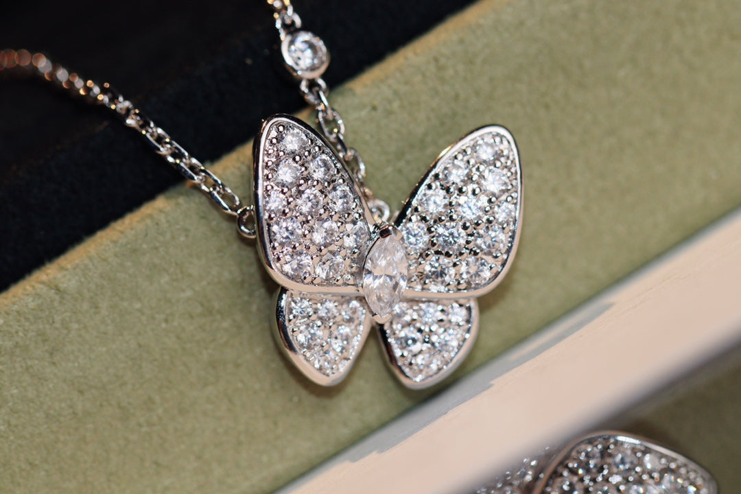 [Avelora]BUTTERFLY DIAMOND CHARM NECKLACE