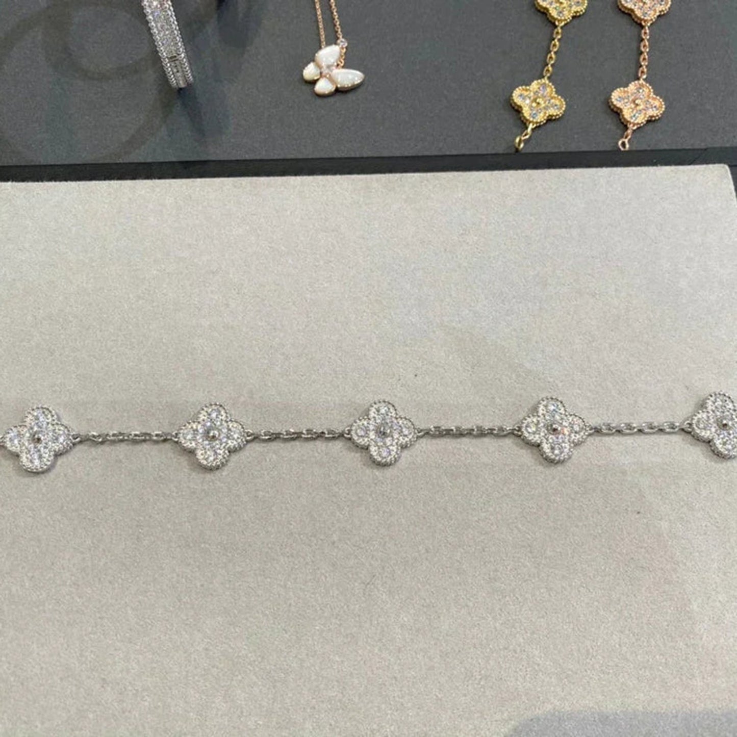 [Avelora]LUCKY CLOVER 5-MOTIF BRACELET - FULL-DIAMOND