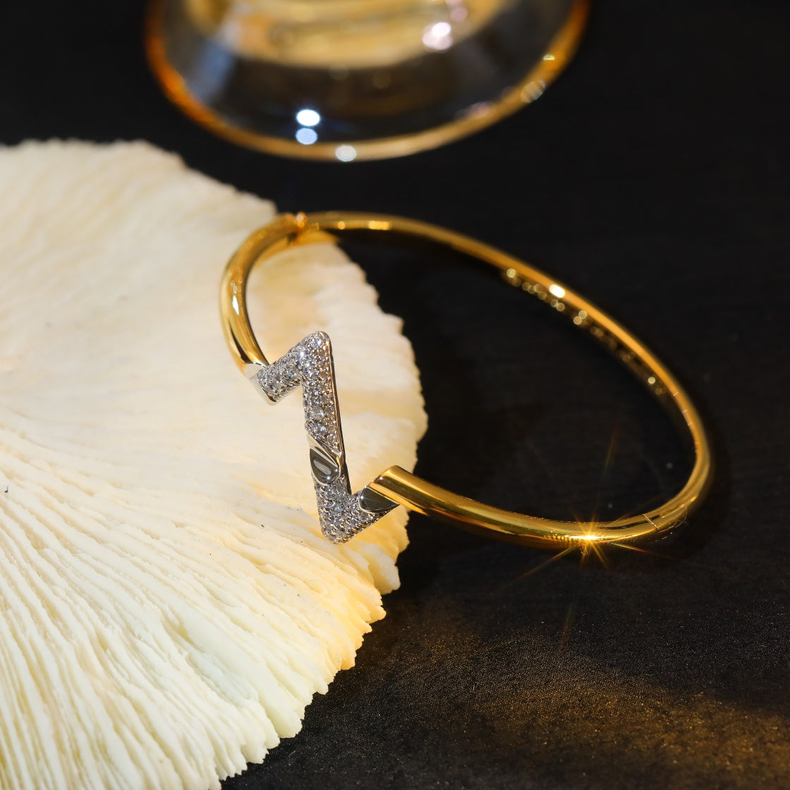 [Avelora]VOLTE UPSITE DOWN GOLD DIAMOND BRACELET