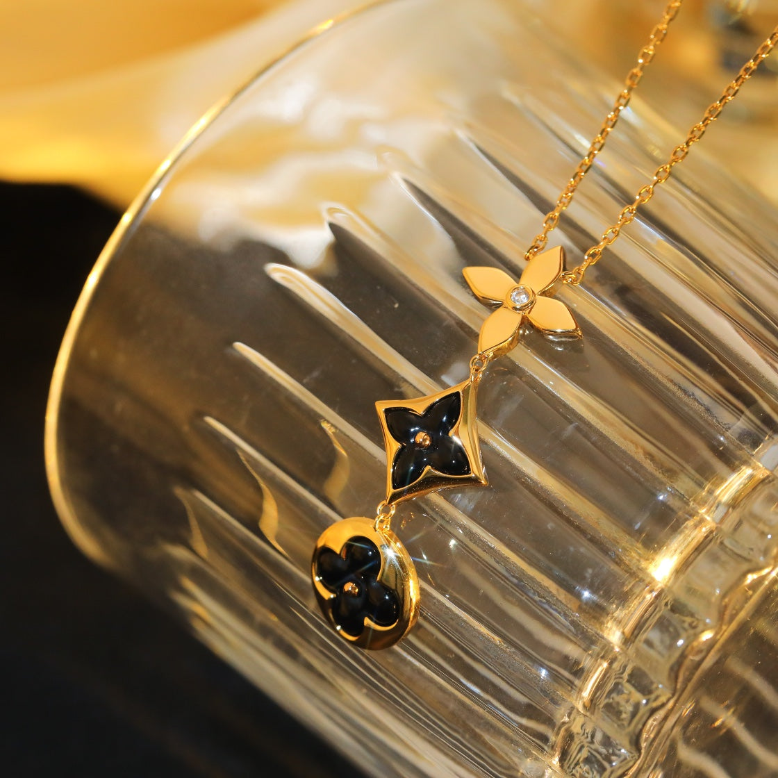 [Avelora]STAR AND SUN ONYX ROSE GOLD NECKLACE