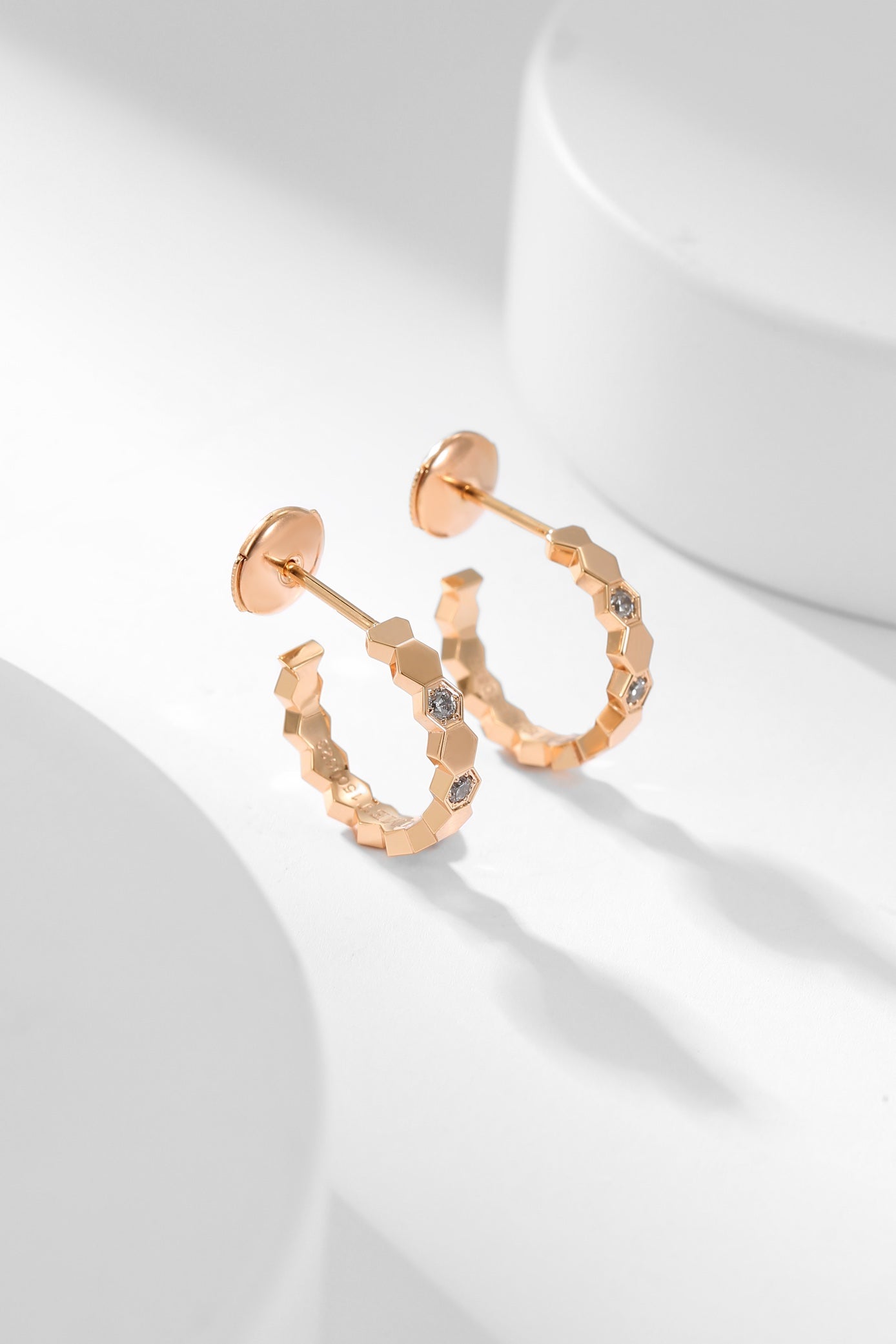 [Avelora]BEE LOVE DIAMOND HOOP EARRINGS