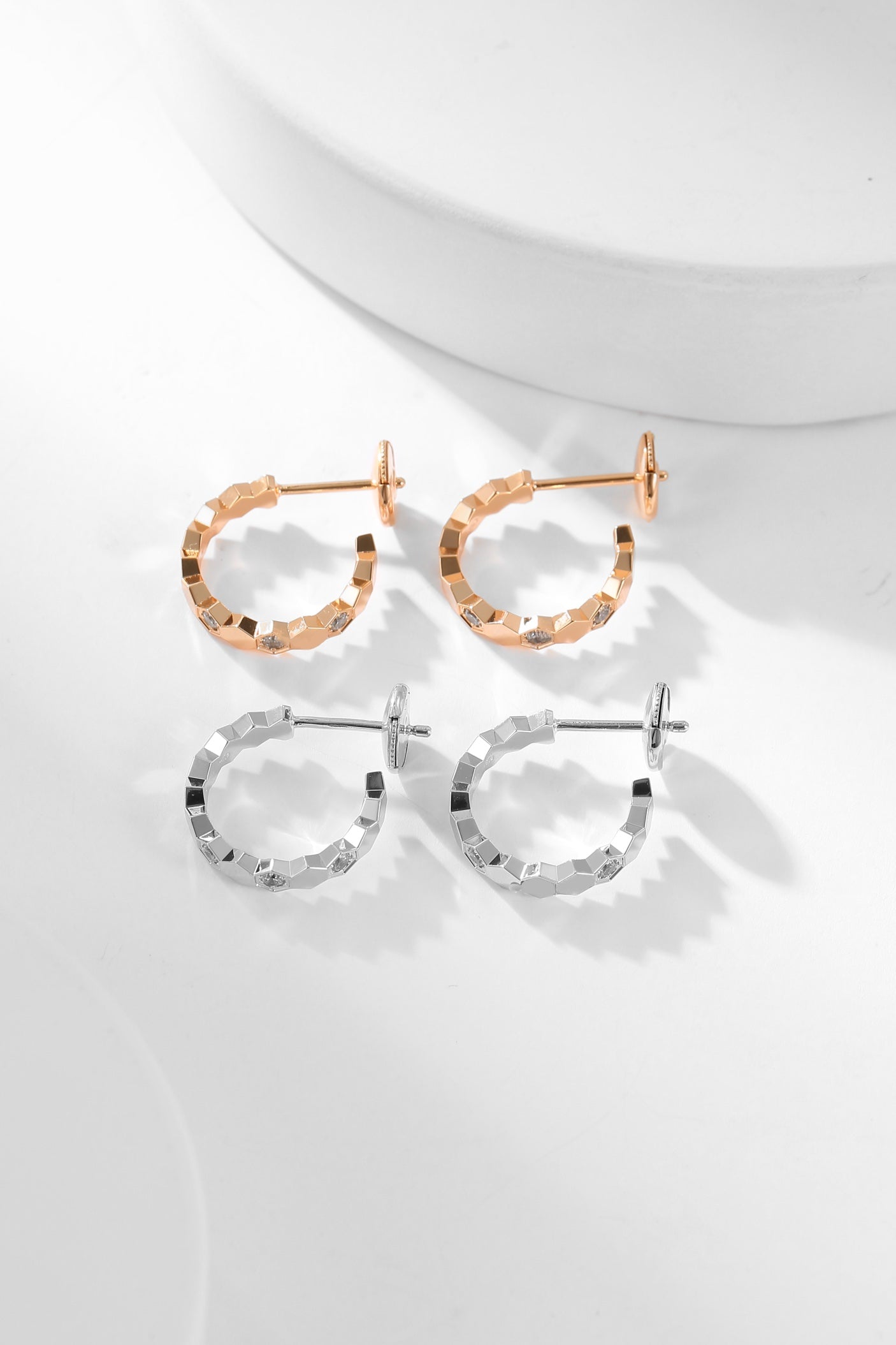 [Avelora]BEE LOVE DIAMOND HOOP EARRINGS