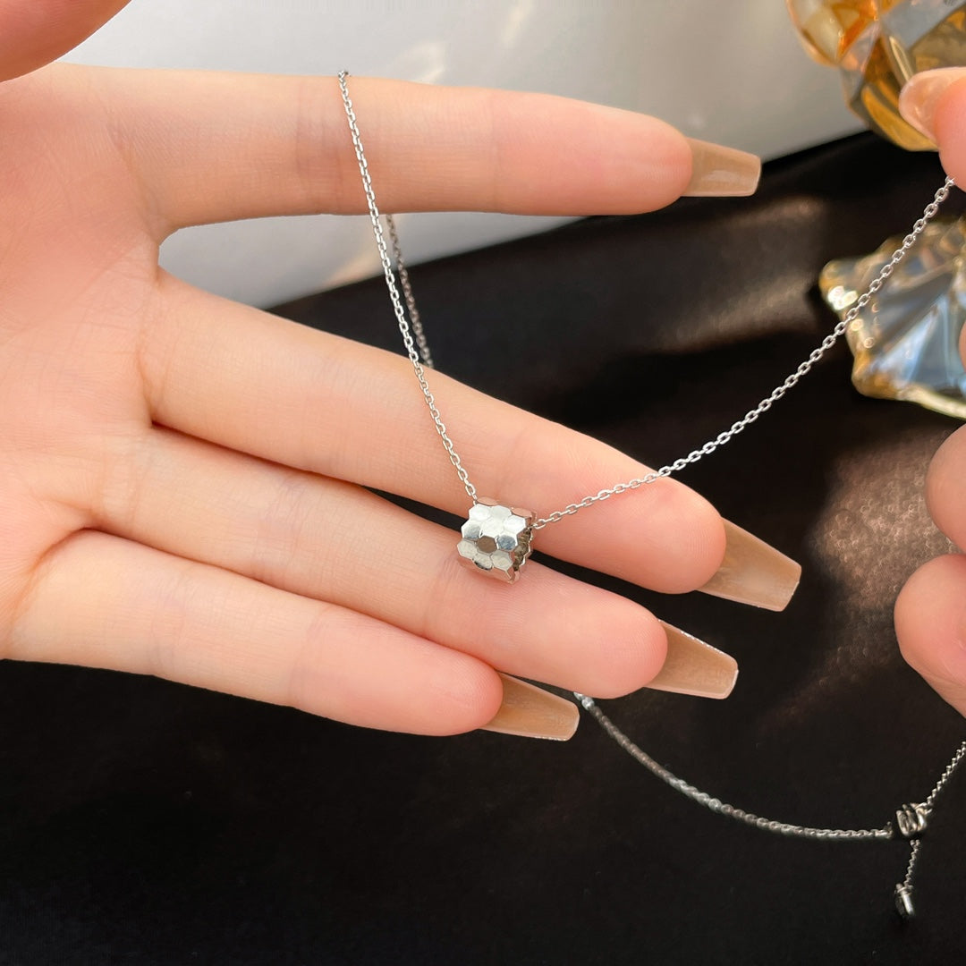 [Avelora]BEE MINI NECKLACE