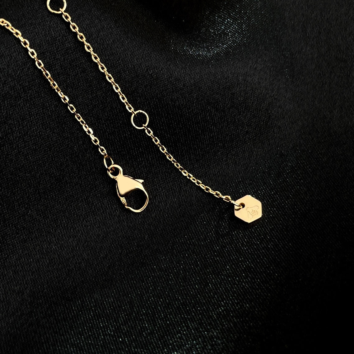 [Avelora]BEE MINI NECKLACE