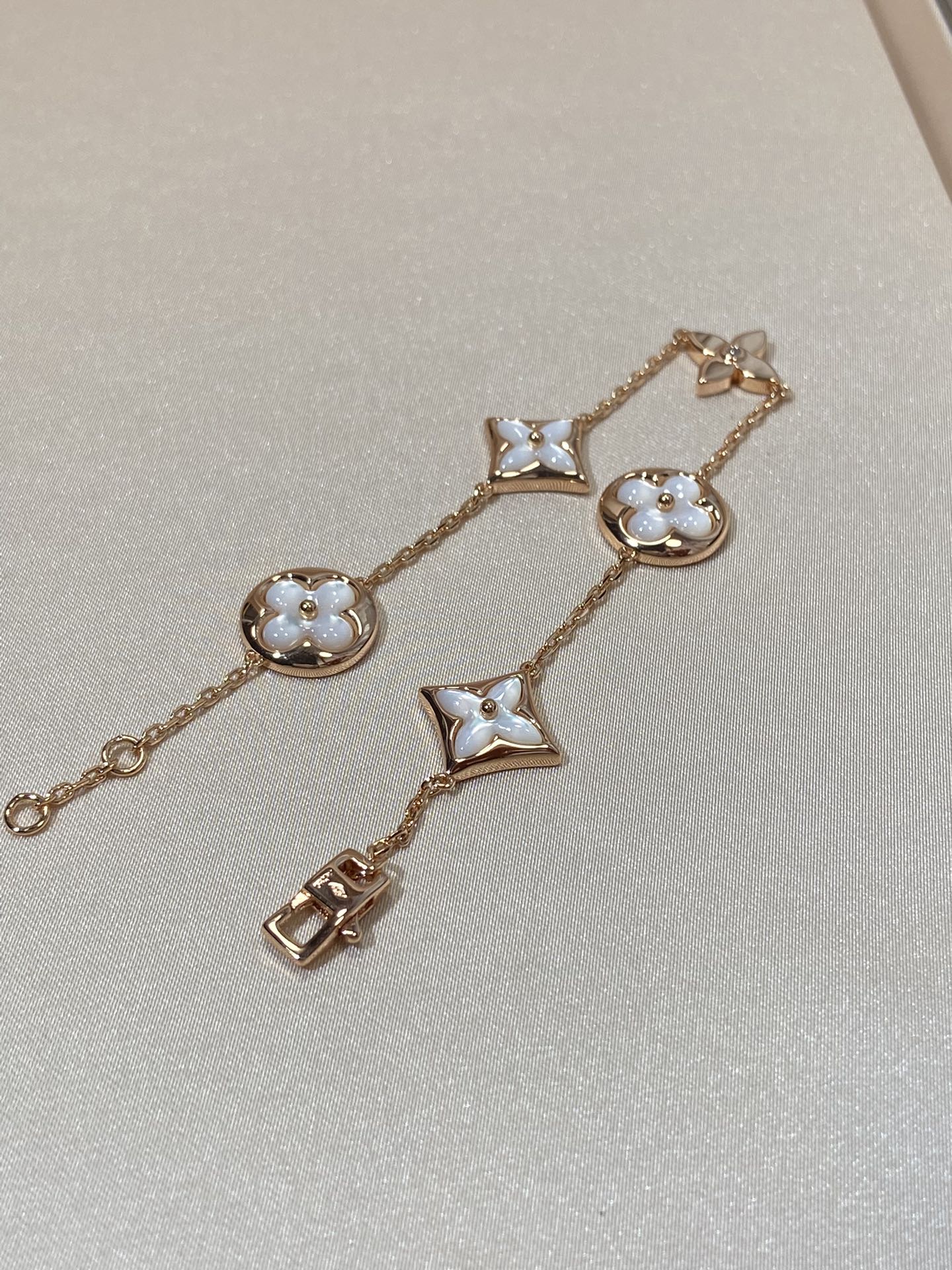 [Avelora]STAR AND SUN 5 MOTIF MOP ROSE GOLD BRACELET