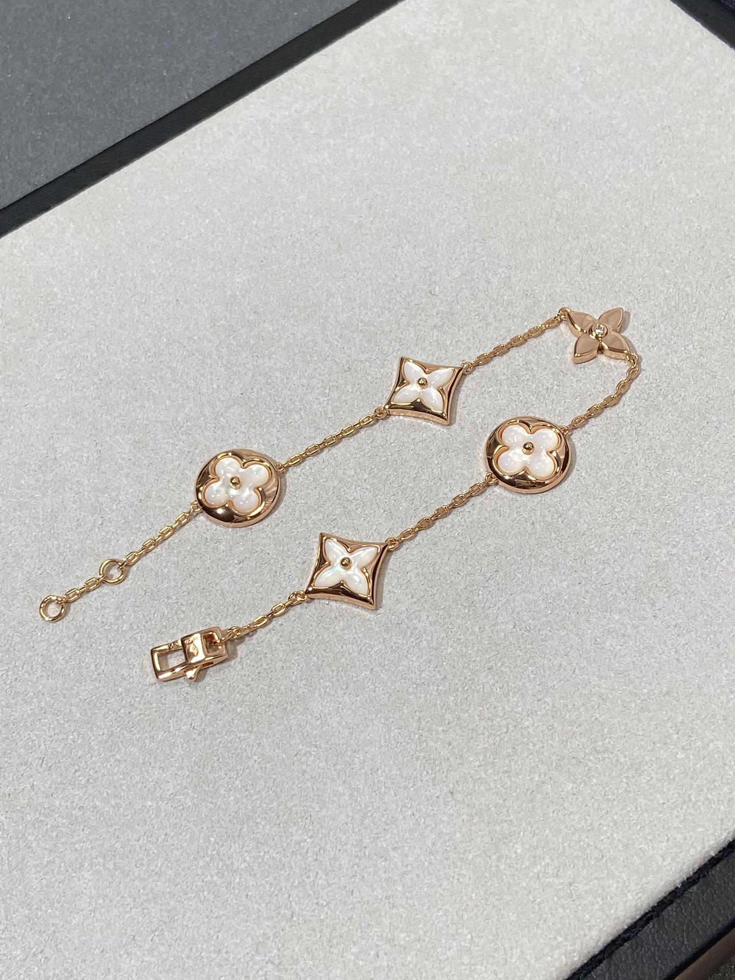 [Avelora]STAR AND SUN 5 MOTIF MOP ROSE GOLD BRACELET