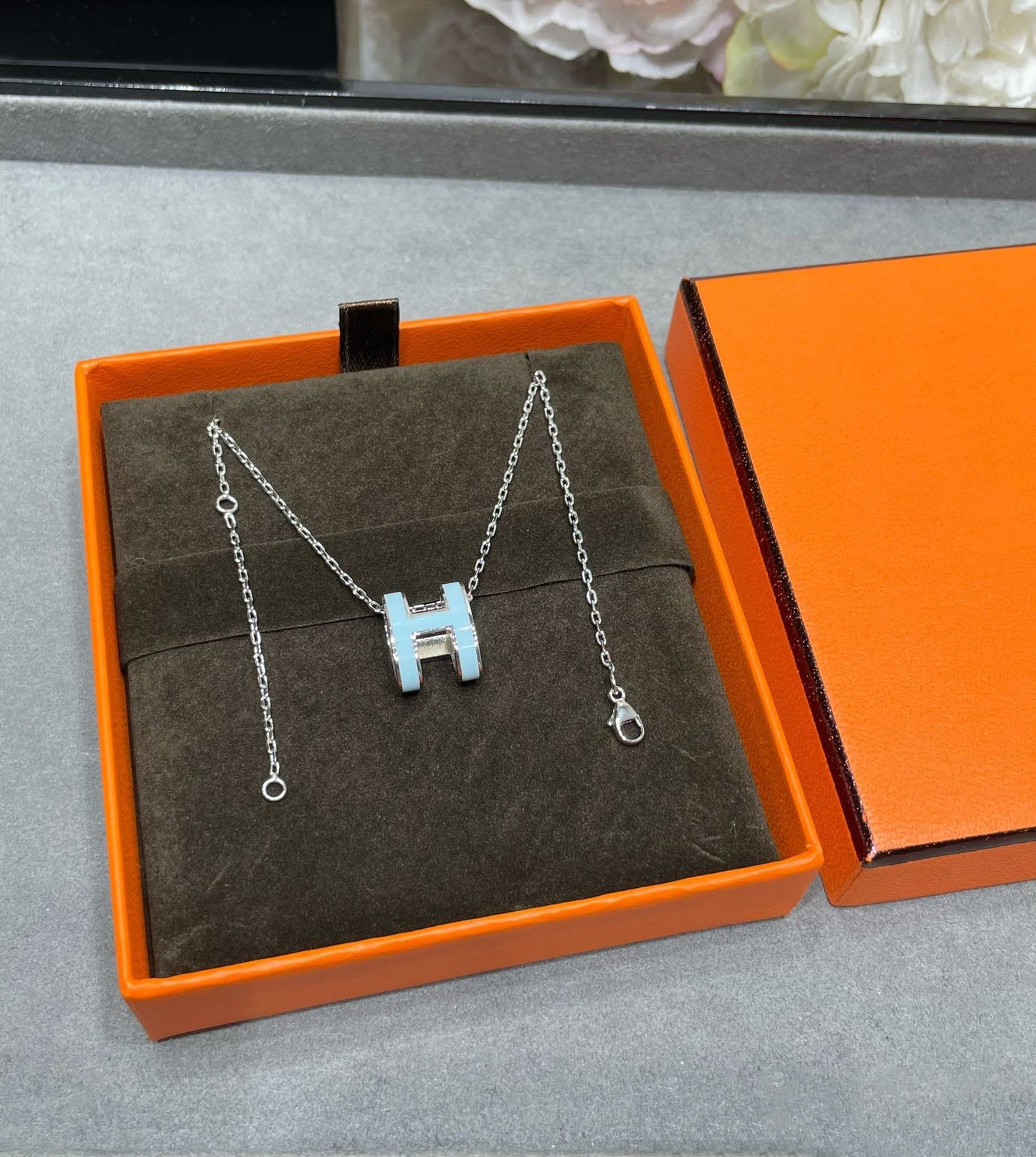 [Avelora]POP H SKY BLUE NECKLACE