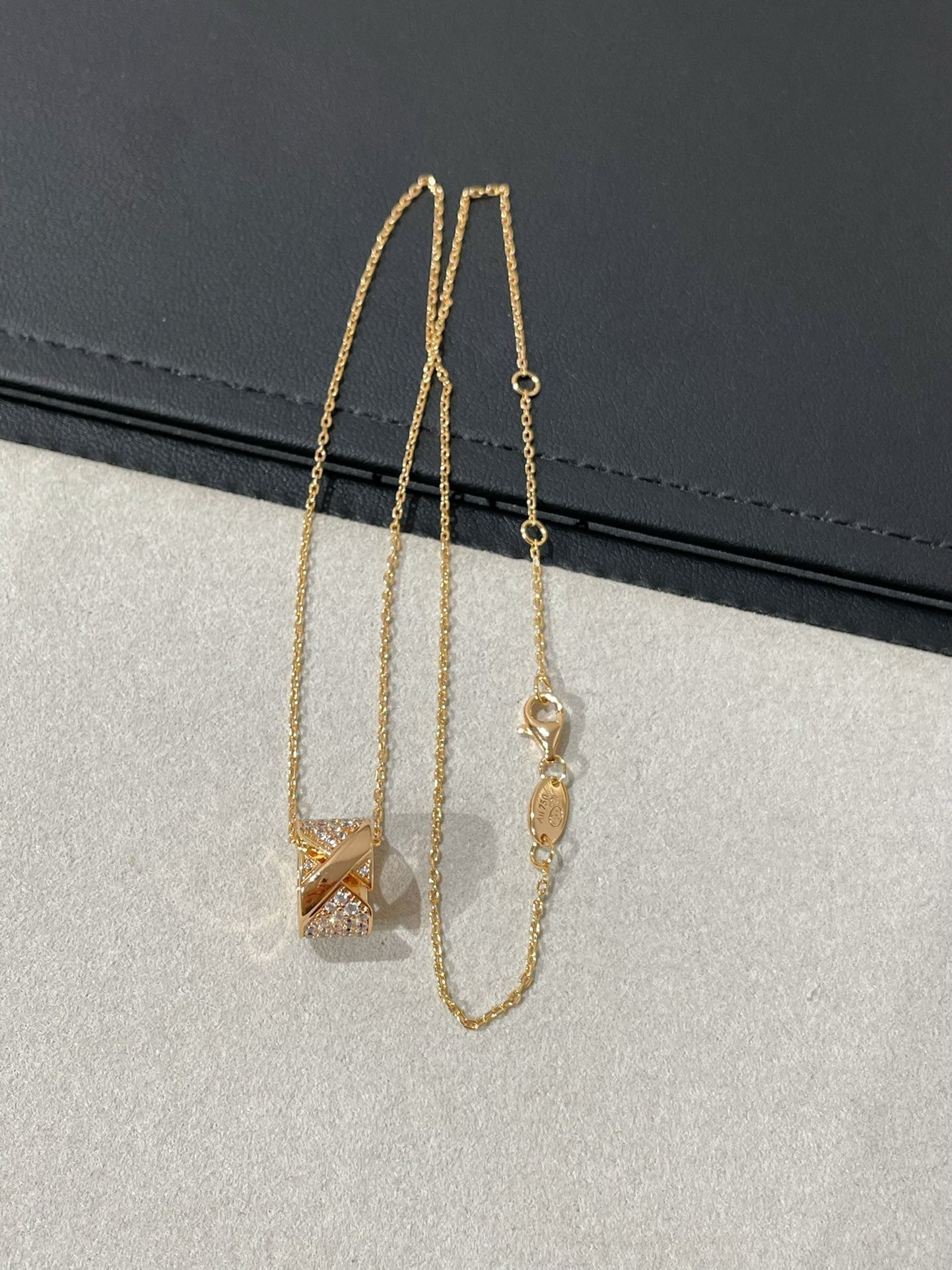 [Avelora]LIENS EVIDENCE DIAMOND PAVED NECKLACE