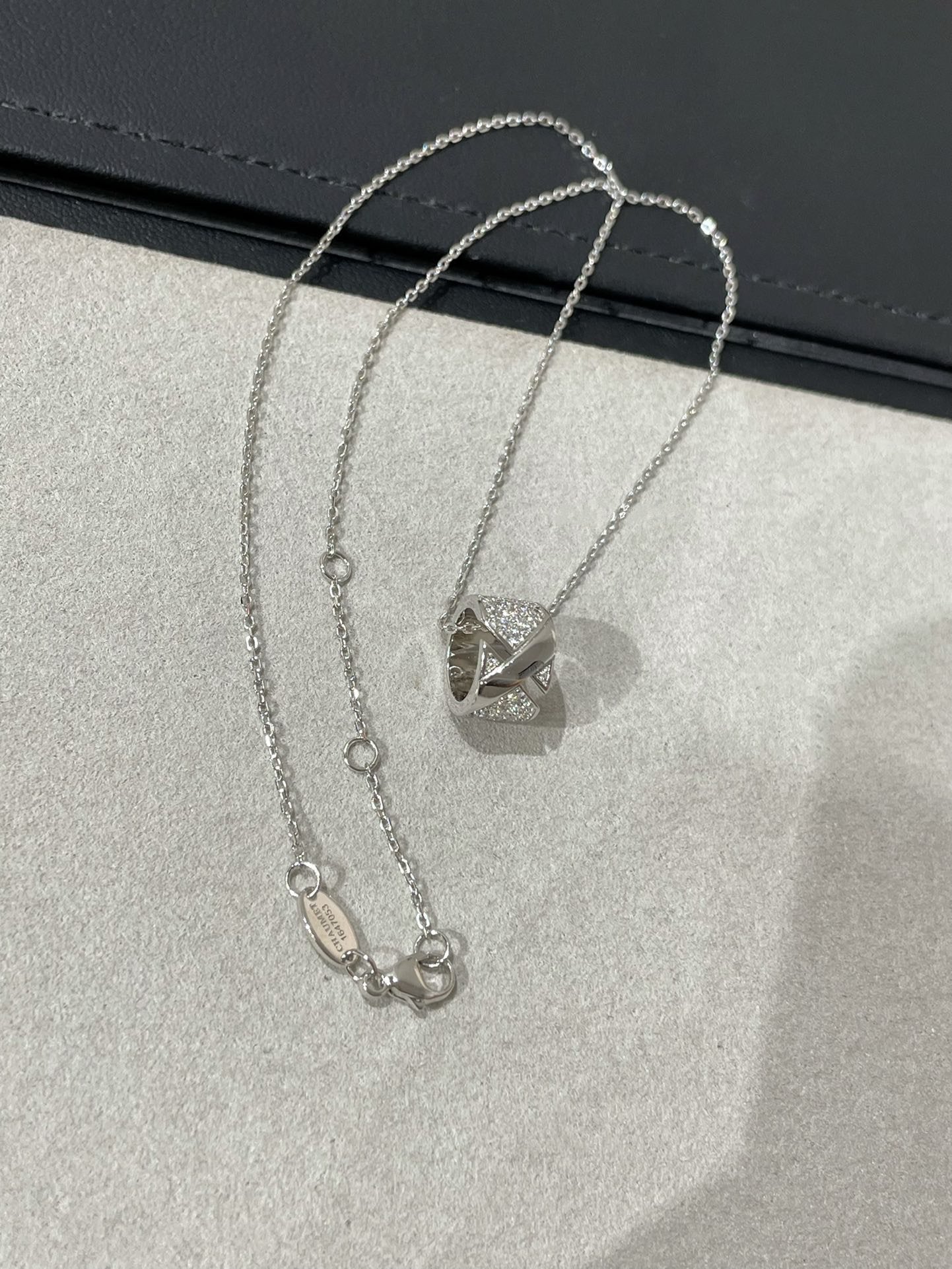 [Avelora]LIENS EVIDENCE DIAMOND PAVED NECKLACE