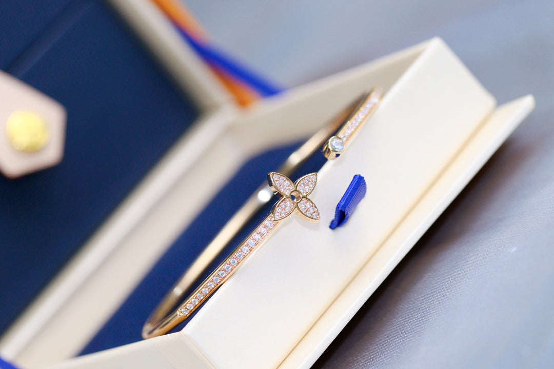 [Avelora]IDYLLE ROSE GOLD OPEN BRACELET DIAMOND PAVED