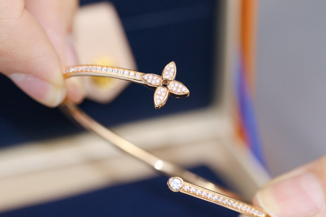 [Avelora]IDYLLE ROSE GOLD OPEN BRACELET DIAMOND PAVED