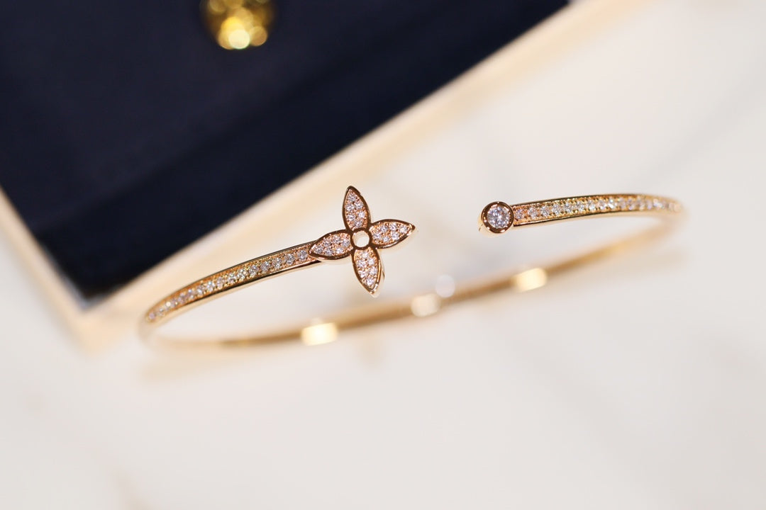 [Avelora]IDYLLE GOLD OPEN BRACELET DIAMOND PAVED