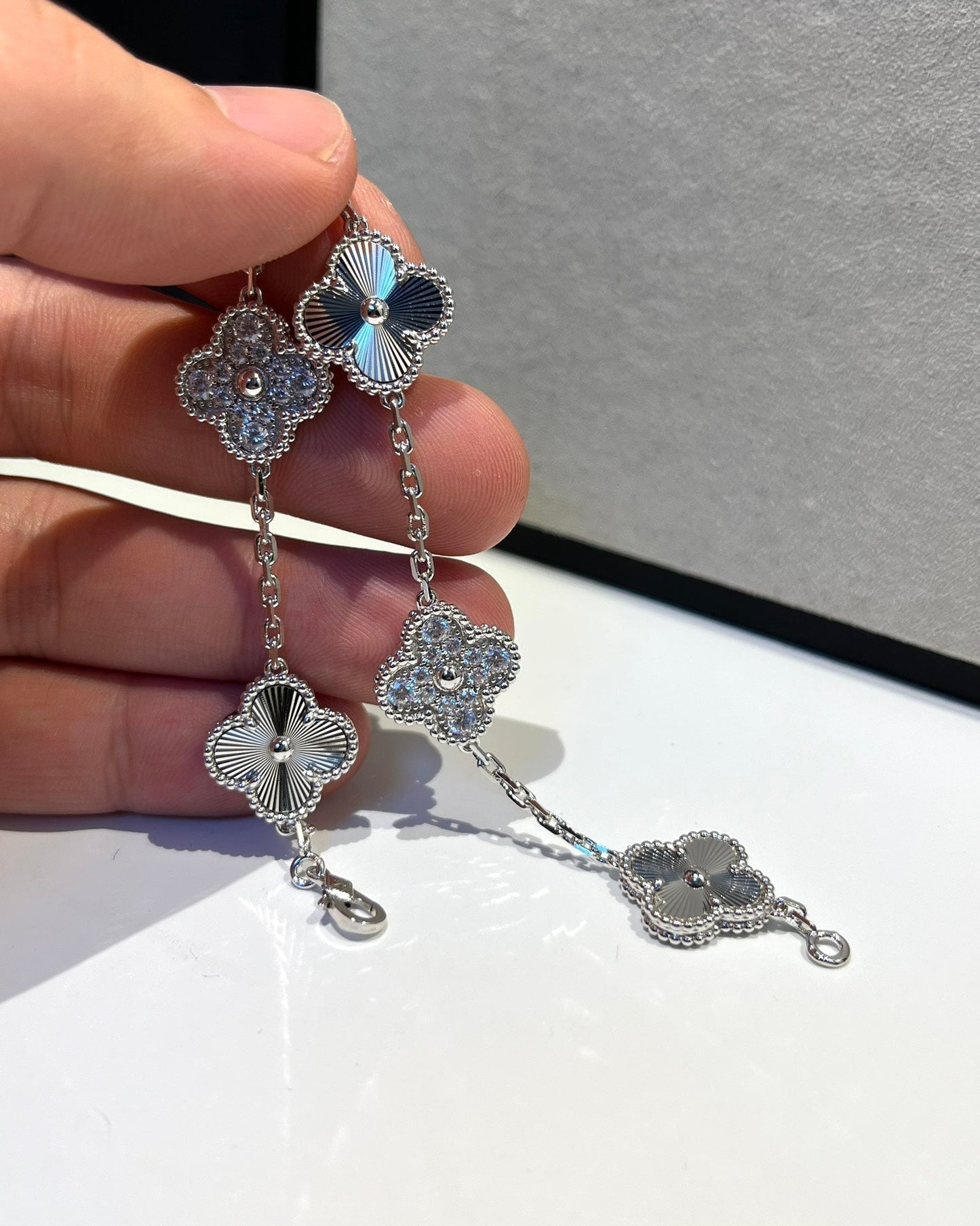 [Avelora]LUCKY CLOVER 5-MOTIF BRACELET - LASER COLLECTION