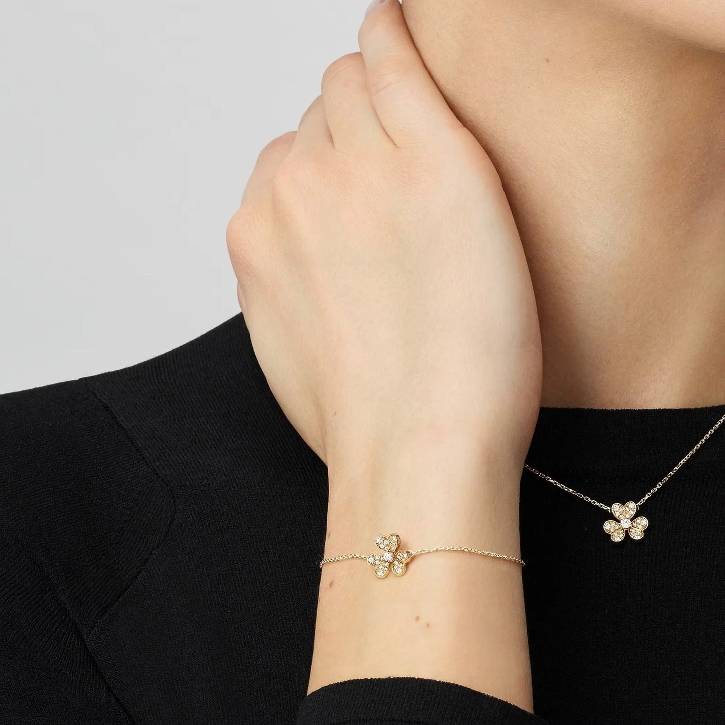 [Avelora]LUMINOUS BLOSSOM SINGLE-MOTIF CHARM BRACELET