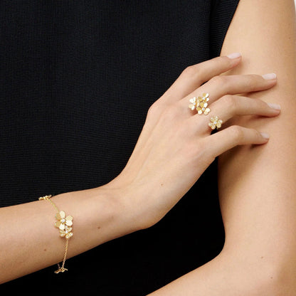 [Avelora]LUMINOUS BLOSSOM 5-MOTIF CHARM BRACELET