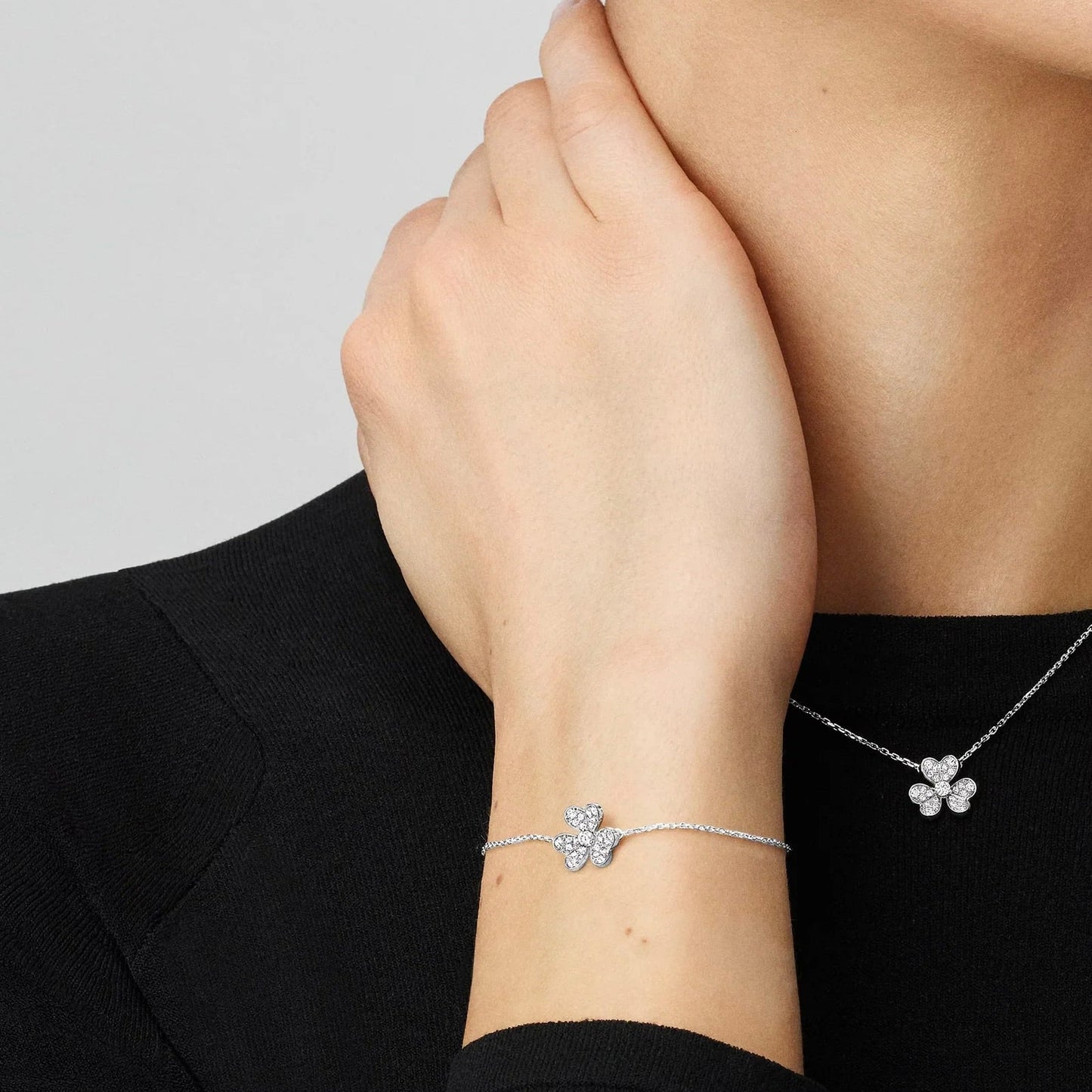 [Avelora]LUMINOUS BLOSSOM SINGLE-MOTIF CHARM BRACELET