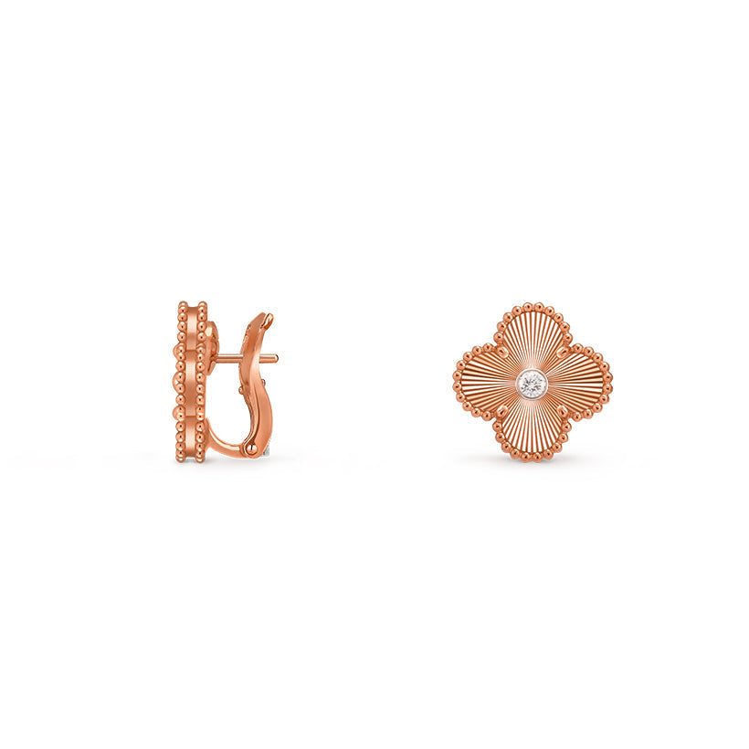 [Avelora]15MM CLOVER FLOWER STUD EARRINGS DIAMOND-ROSE GOLD COLLECTION