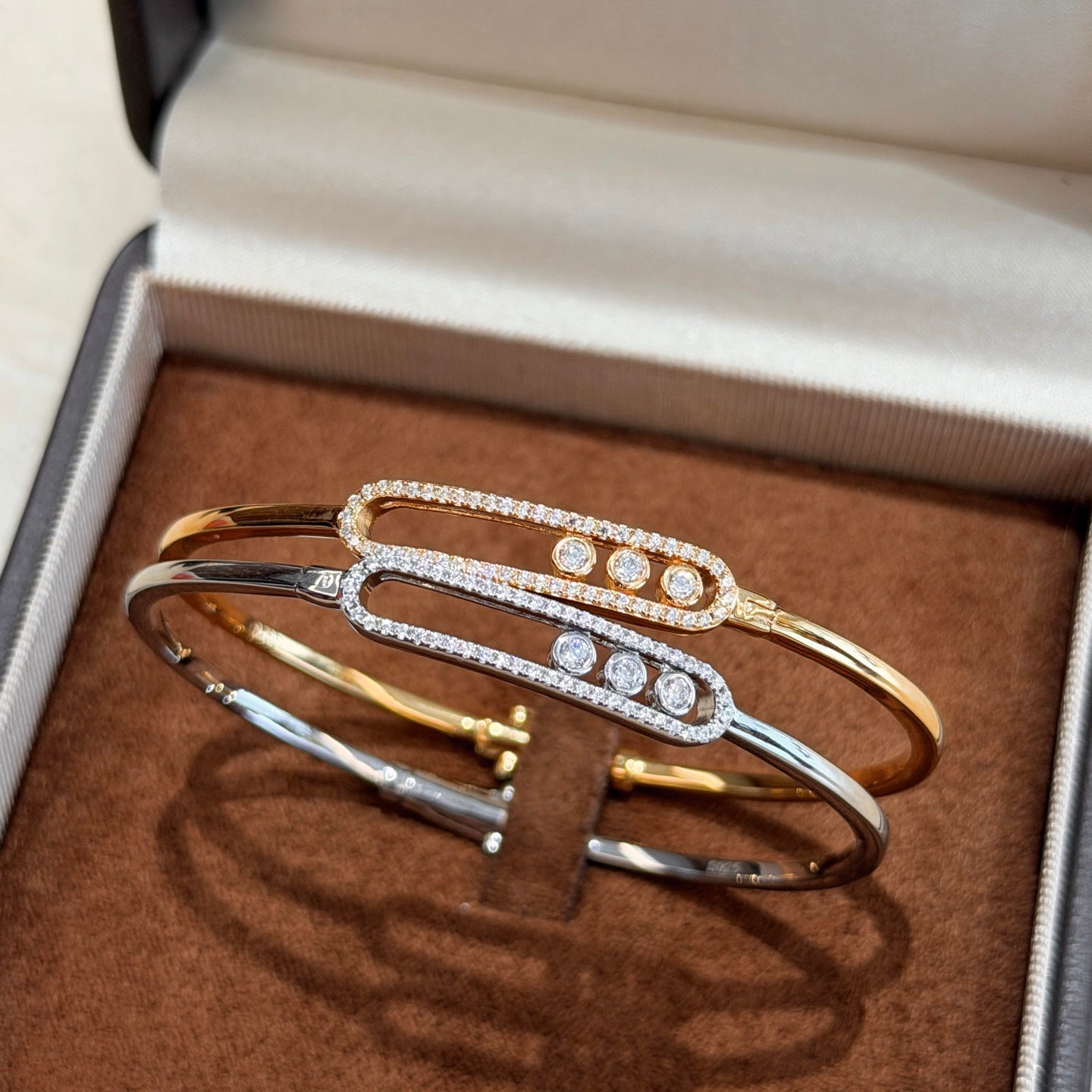 [Avelora]MOVE PAVÉ DIAMOND BANGLE BRACELET M