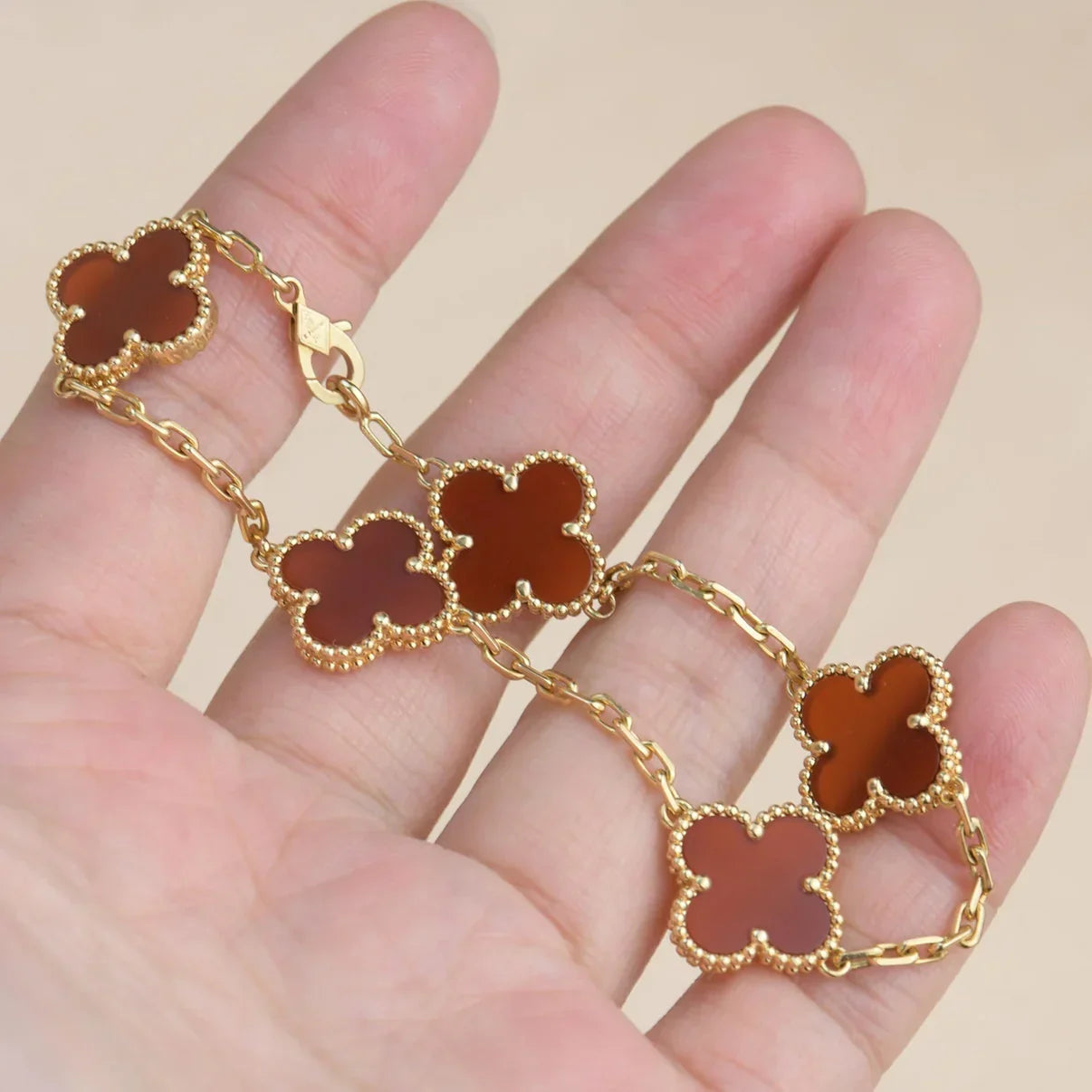 [Avelora]LUCKY CLOVER 5-MOTIF BRACELET - RED CARNELIAN COLLECTION