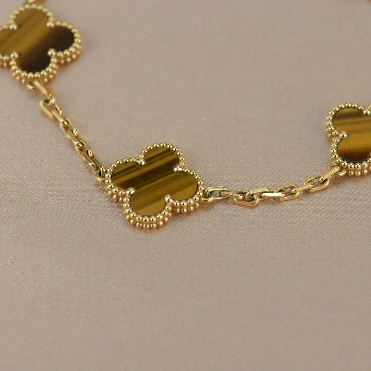 [Avelora]LUCKY CLOVER 5-MOTIF BRACELET -  TIGER’S EYE COLLECTION