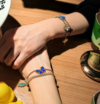 [Avelora]SPRING ENCHANTMENT BUTTERFLY & FLORAL CHARM BRACELET
