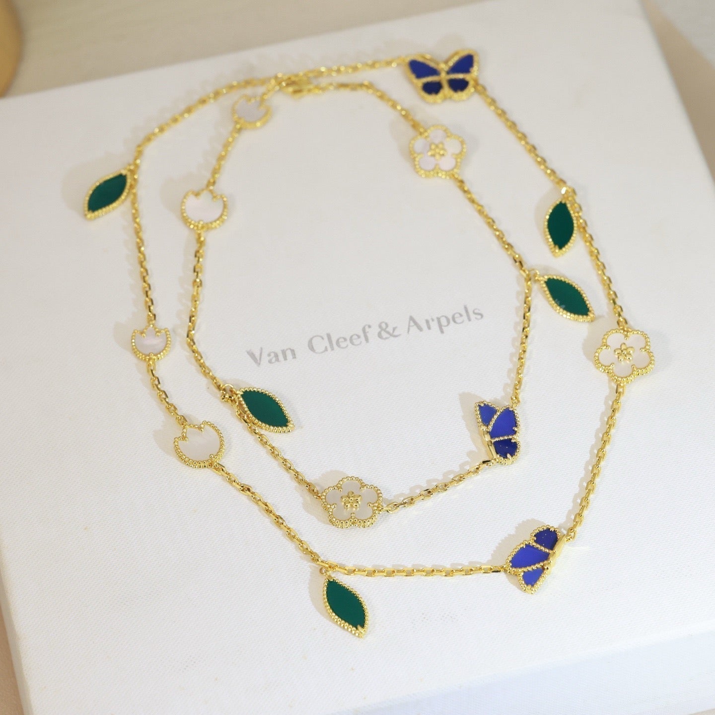 [Avelora]LUCKY SPRING BUTTERFLY & FLOWER STATEMENT NECKLACE - 15-MOTIF FLORAL DESIGN