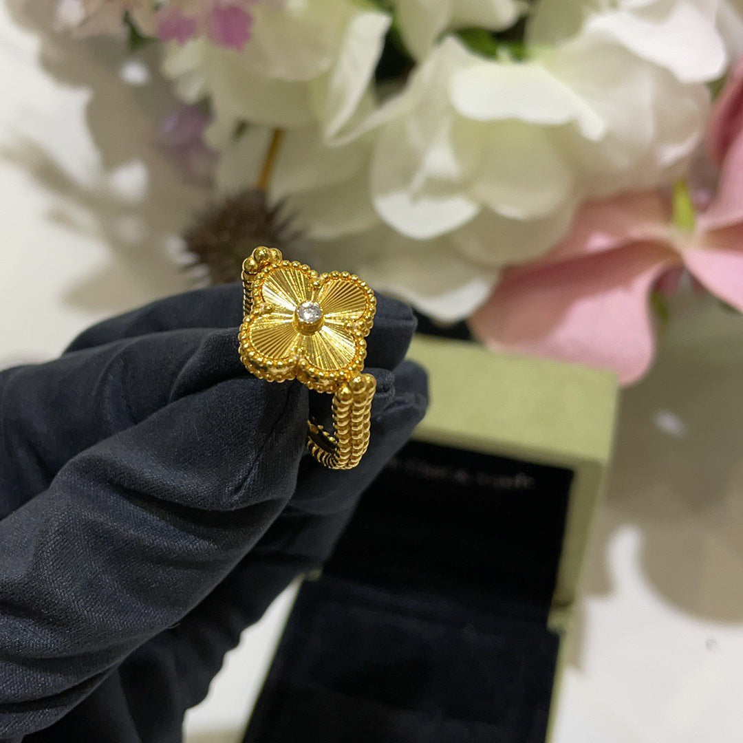 [Avelora]LUCKY CLOVER GOLD REVERSIBLE RING