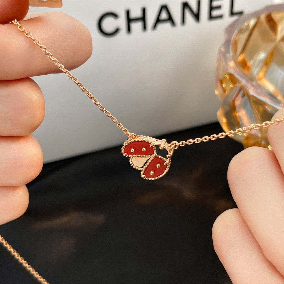 [Avelora]LUCKY CARNELIAN LADYBUG CHARM NECKLACE