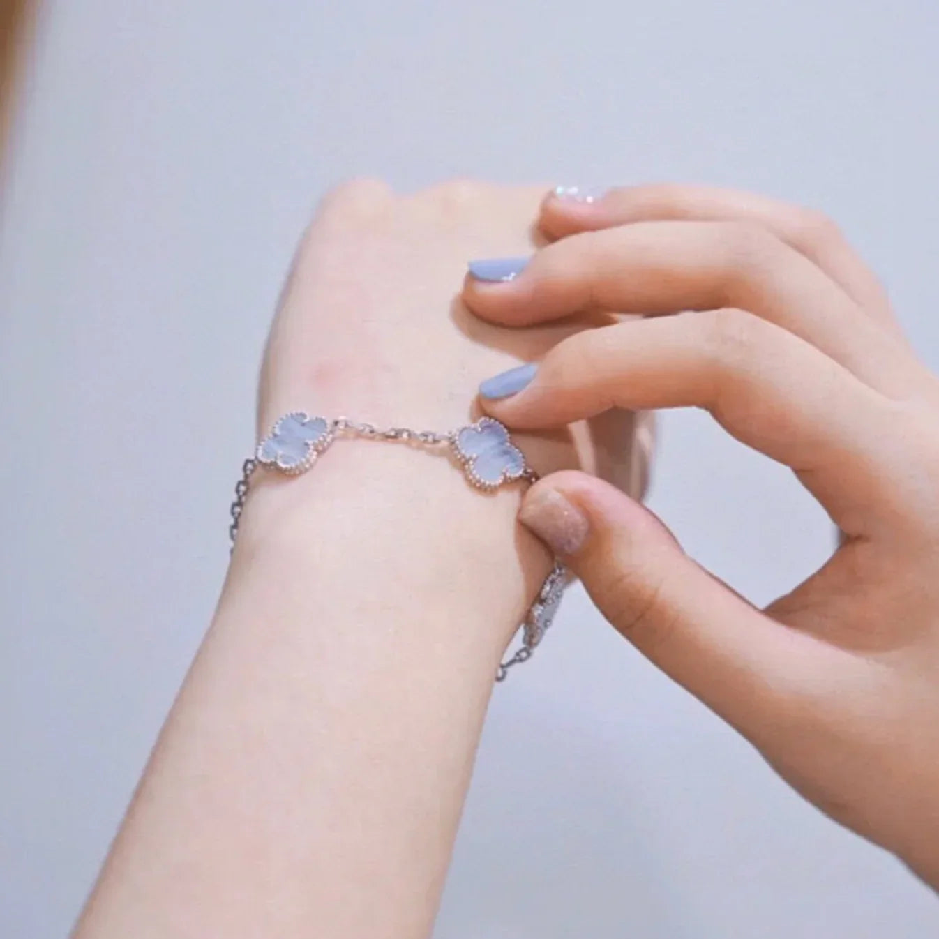 [Avelora]LUCKY CLOVER 5-MOTIF BRACELET - PURPLE CHALCEDONY COLLECTION