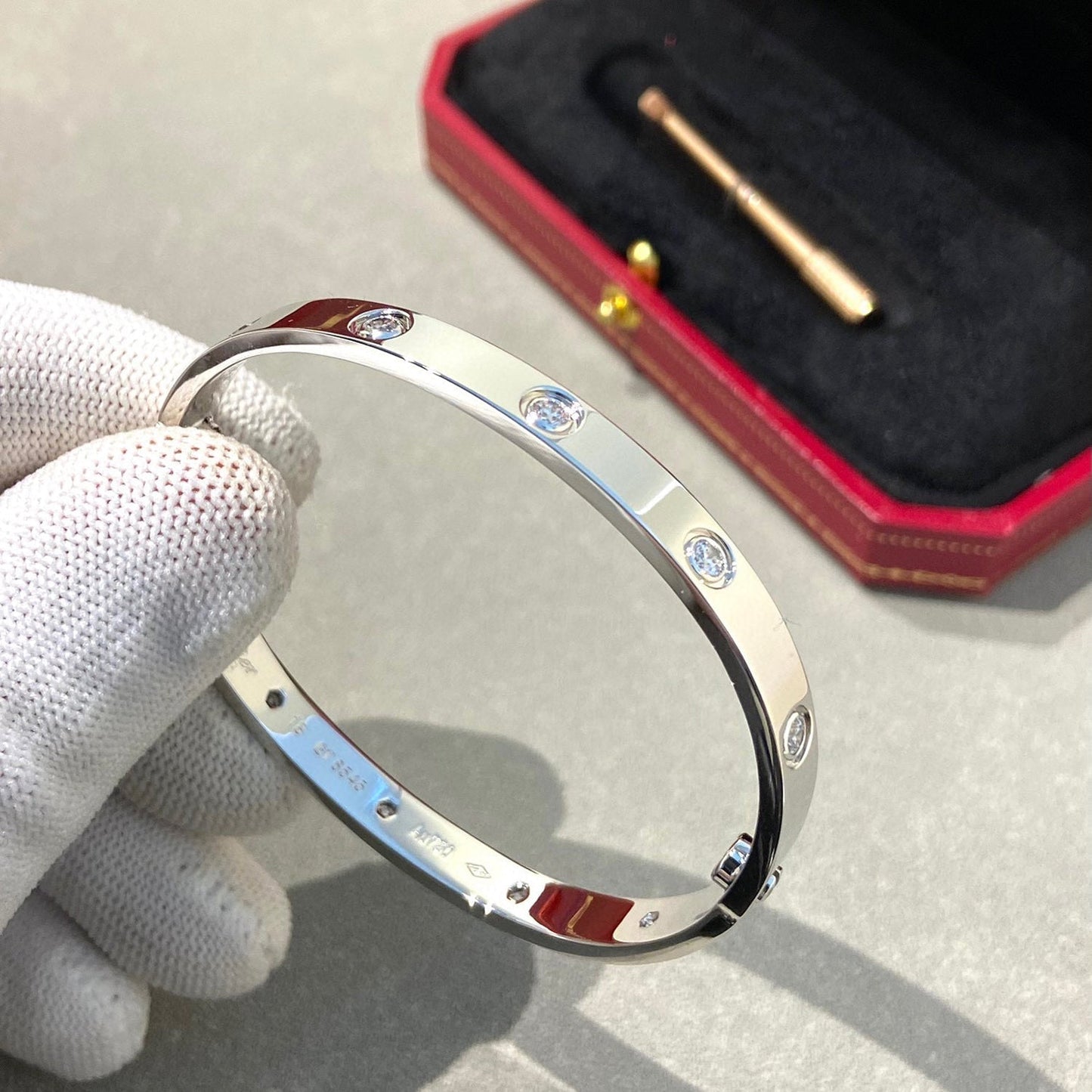 [Avelora]CLASSIC 6.1MM LOVE BANGLE - 10-DIAMOND