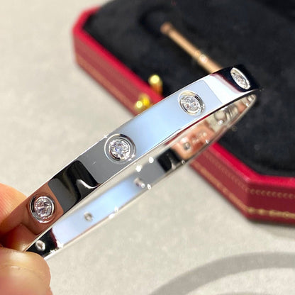 [Avelora]CLASSIC 6.1MM LOVE BANGLE - 10-DIAMOND