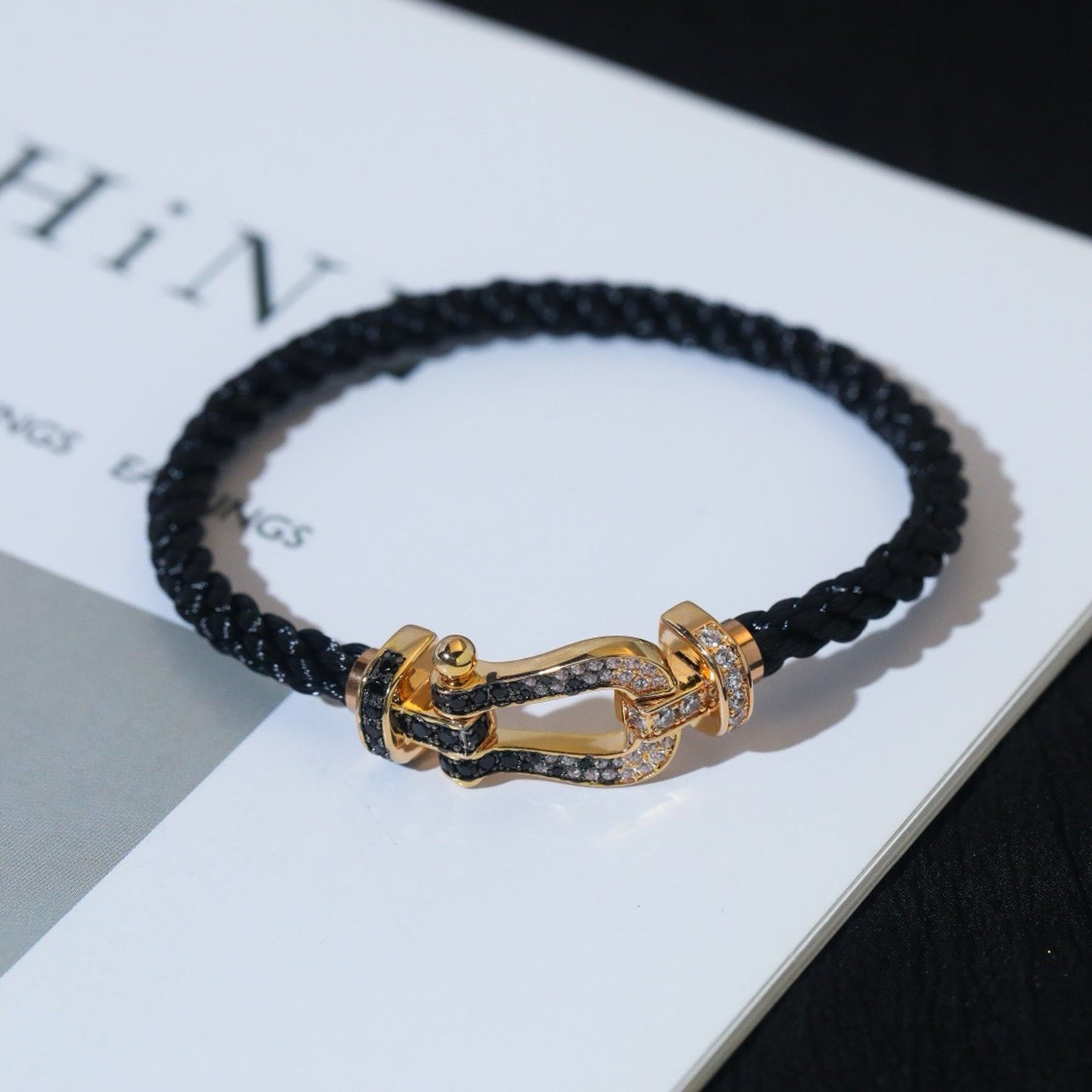 [Avelora]FORCE LARGE HORSESHOE BLACK & WHITE DIAMOND BRACELET - ROSE GOLD