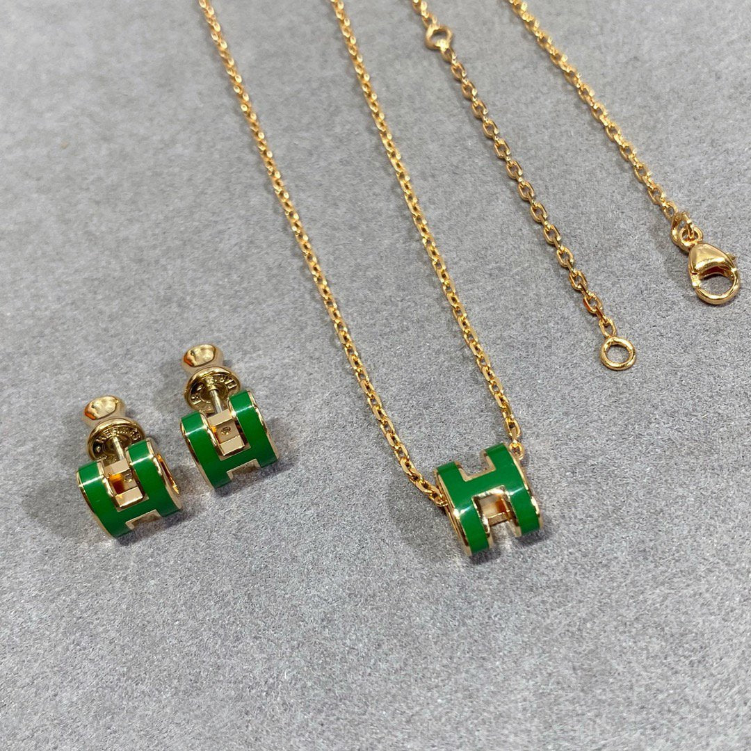 [Avelora]POP H GREEN NECKLACE SILVER AND GOLD