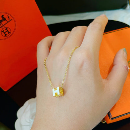 [Avelora]H WHITE SQUARE GOLD NECKLACE