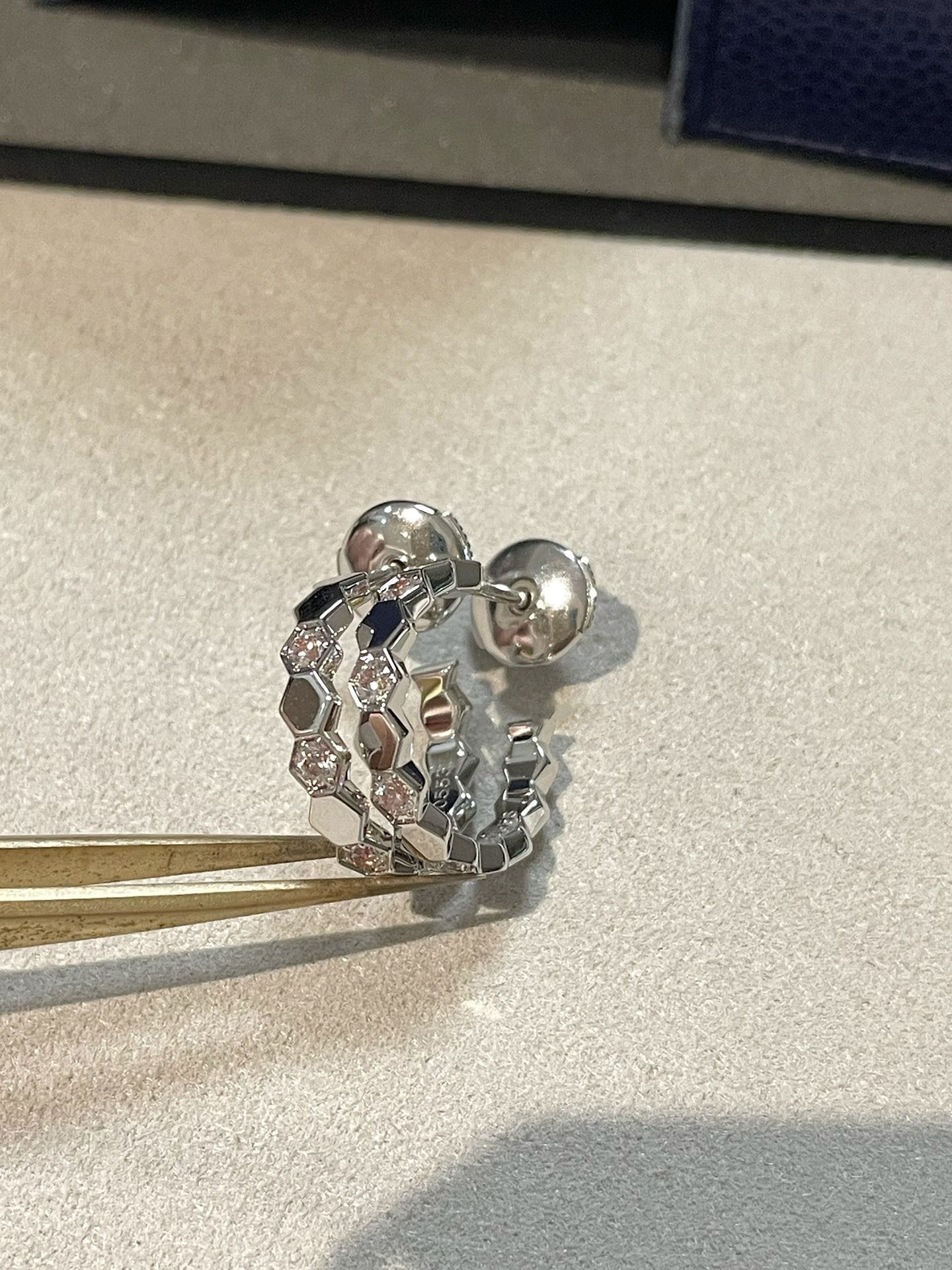 [Avelora]Hollow Design Four-Leaf Clover Flower Shape Ring