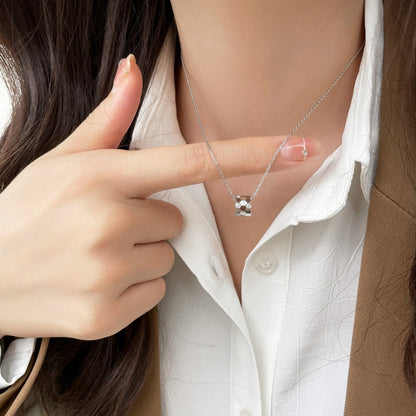 [Avelora]BEE MINI PEDANT DIAMOND NECKLACE