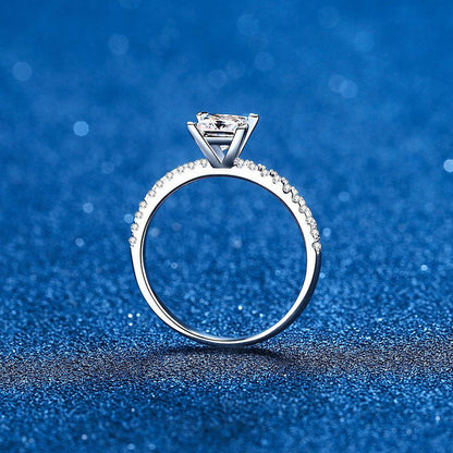 [Avelora]ELEGANT PRINCESS CUT MOISSANITE ENGAGEMENT RING