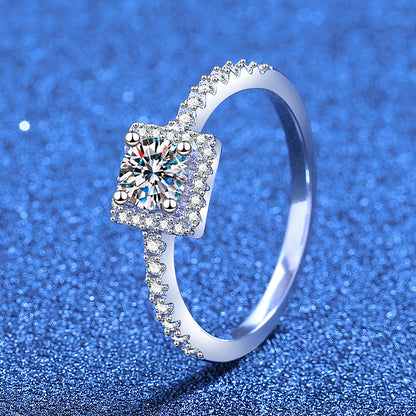 [Avelora]DAINTY SUGAR-CUBE MOISSANITE RING
